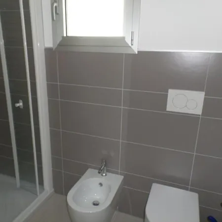 דירה Contemporary Flat In With Pool ביביונה